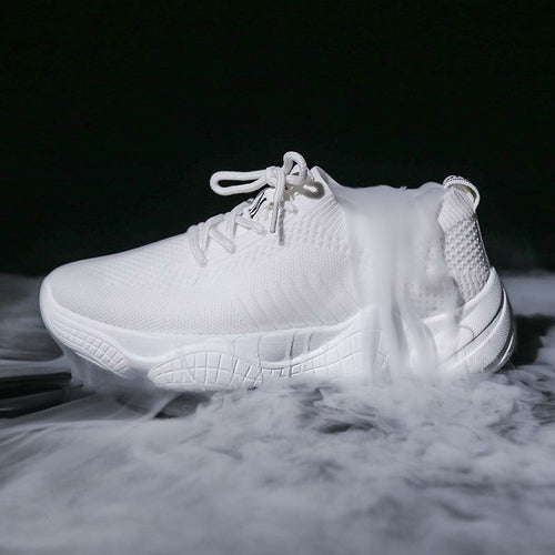 Flying woven sports shoes